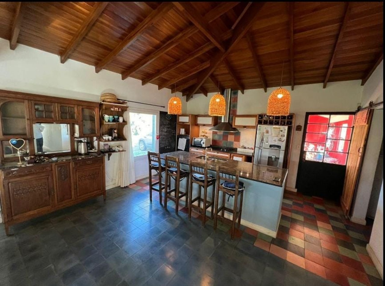 Casa de 300 m² en venta - Estancia Las Lilas, Lujan - Piscina, galeria, 1 o 2 ha