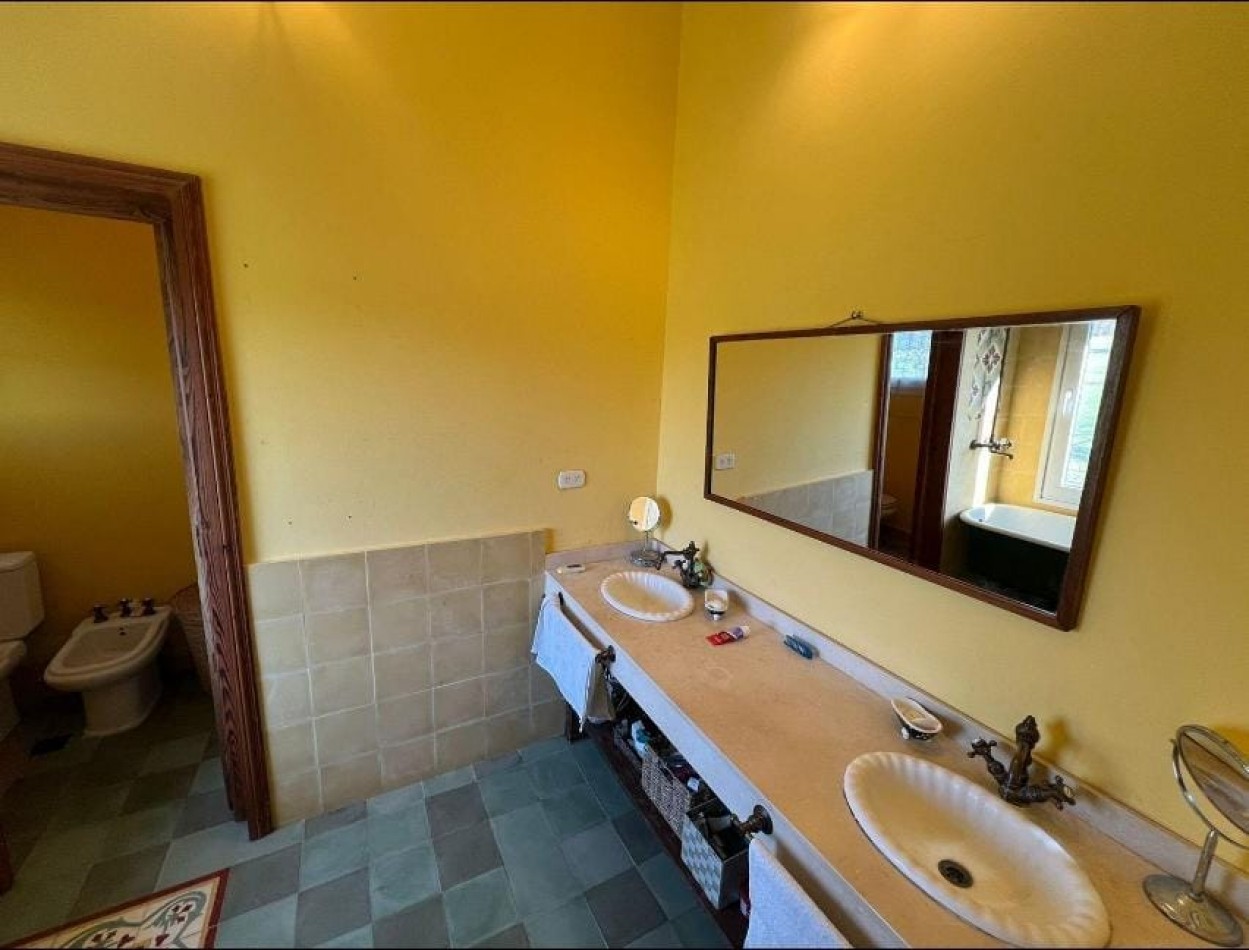 Casa de 300 m² en venta - Estancia Las Lilas, Lujan - Piscina, galeria, 1 o 2 ha