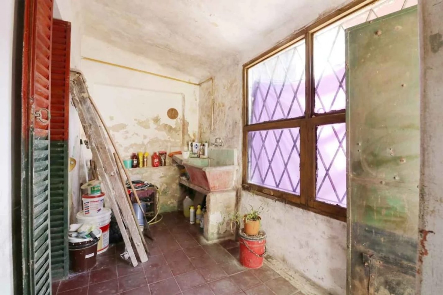 Casa 3 ambientes en Hurlingham - Acepta permuta y vehiculo como parte de pago