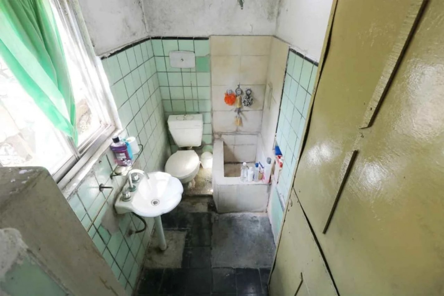 Casa 3 ambientes en Hurlingham - Acepta permuta y vehiculo como parte de pago