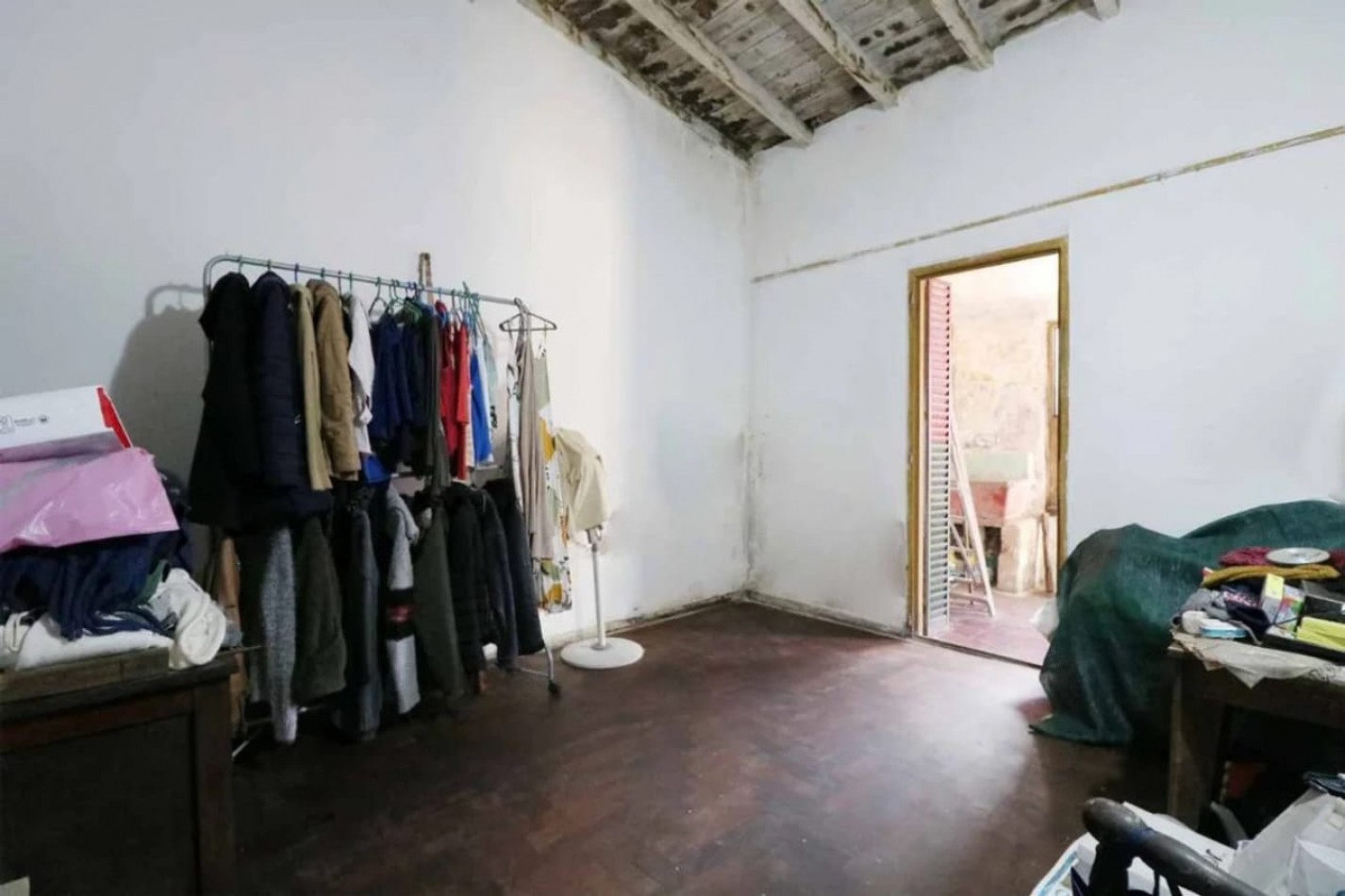 Casa 3 ambientes en Hurlingham - Acepta permuta y vehiculo como parte de pago