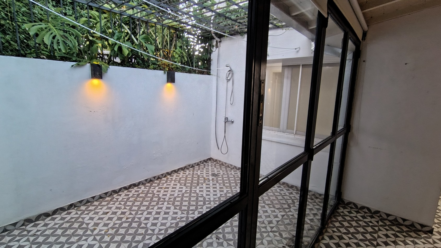 PH 3 Amb. C/COCHERA Y PATIO | 65m² | | Hurlingham