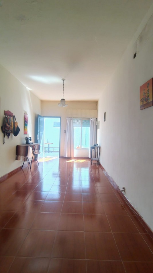 Casa con 2 Locales y Depto Independiente en Barrio Cartero - Hurlingham