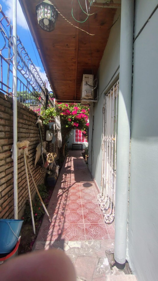 Casa con 2 Locales y Depto Independiente en Barrio Cartero - Hurlingham