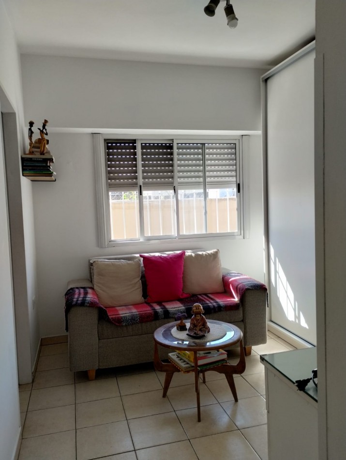 Departamento en venta en Moron 2 amb y medio, apto credito, bajas expensas, cerca estacion y Avenida Rivadavia