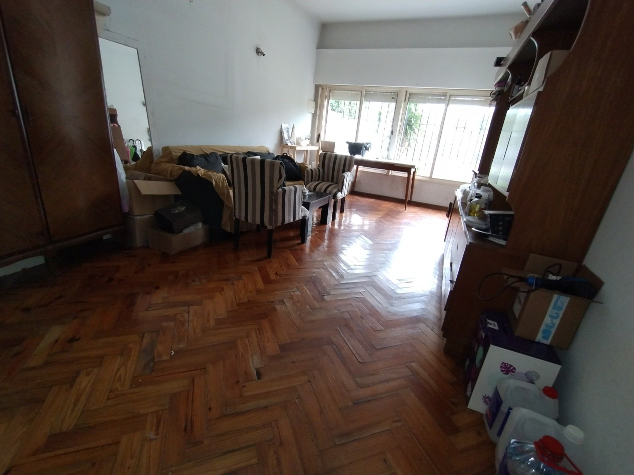 Casa en venta en Moron lote propio 10x33 (366 m²) 3 dormitorios 2 baños cochera pasante fondo libre