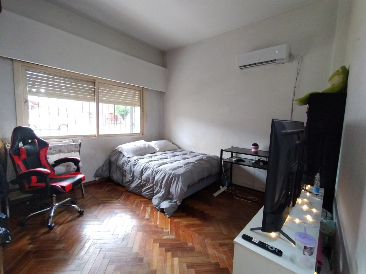 Casa en venta en Moron lote propio 10x33 (366 m²) 3 dormitorios 2 baños cochera pasante fondo libre