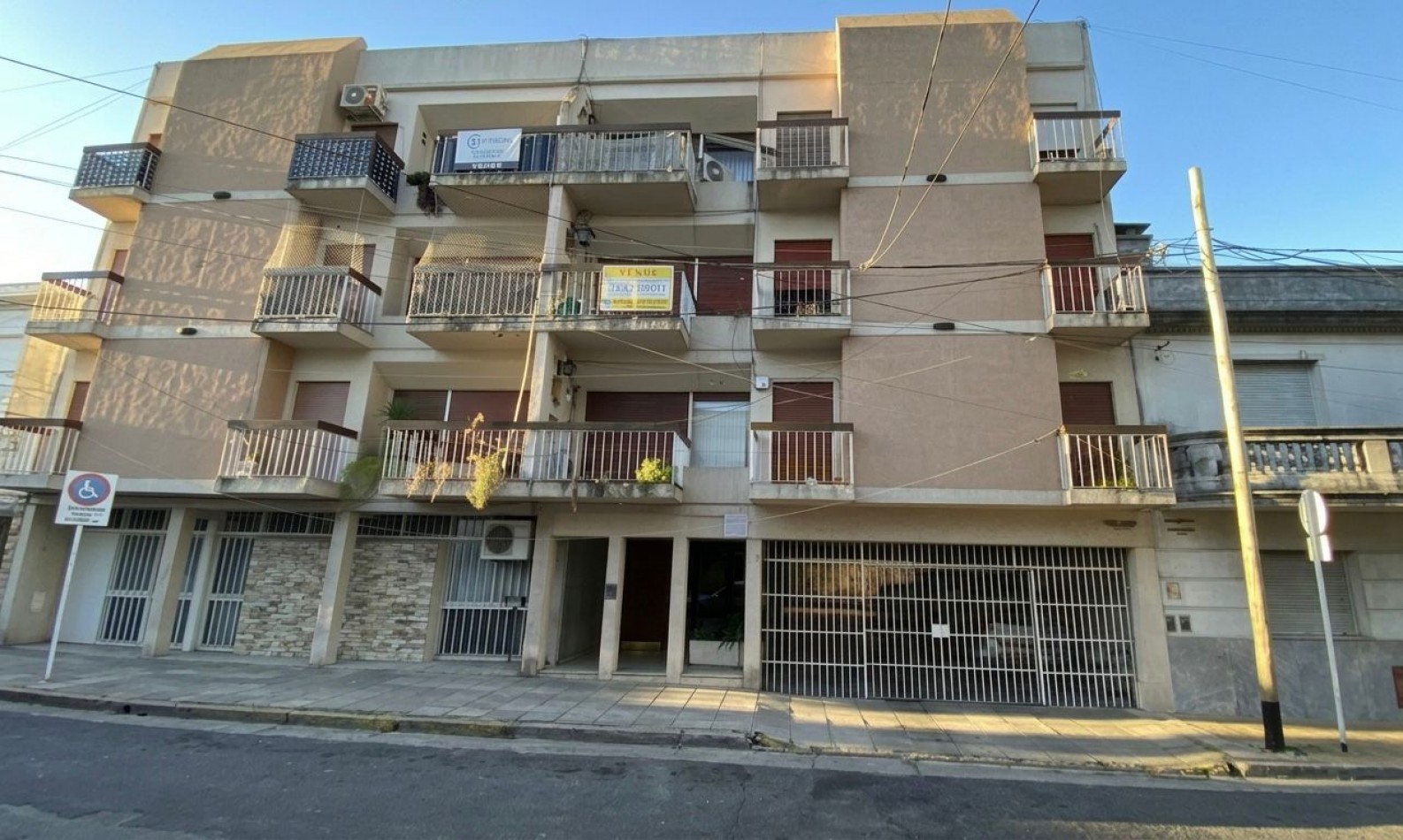Venta Departamento 4 Ambientes En Moron Centro Con Balcon