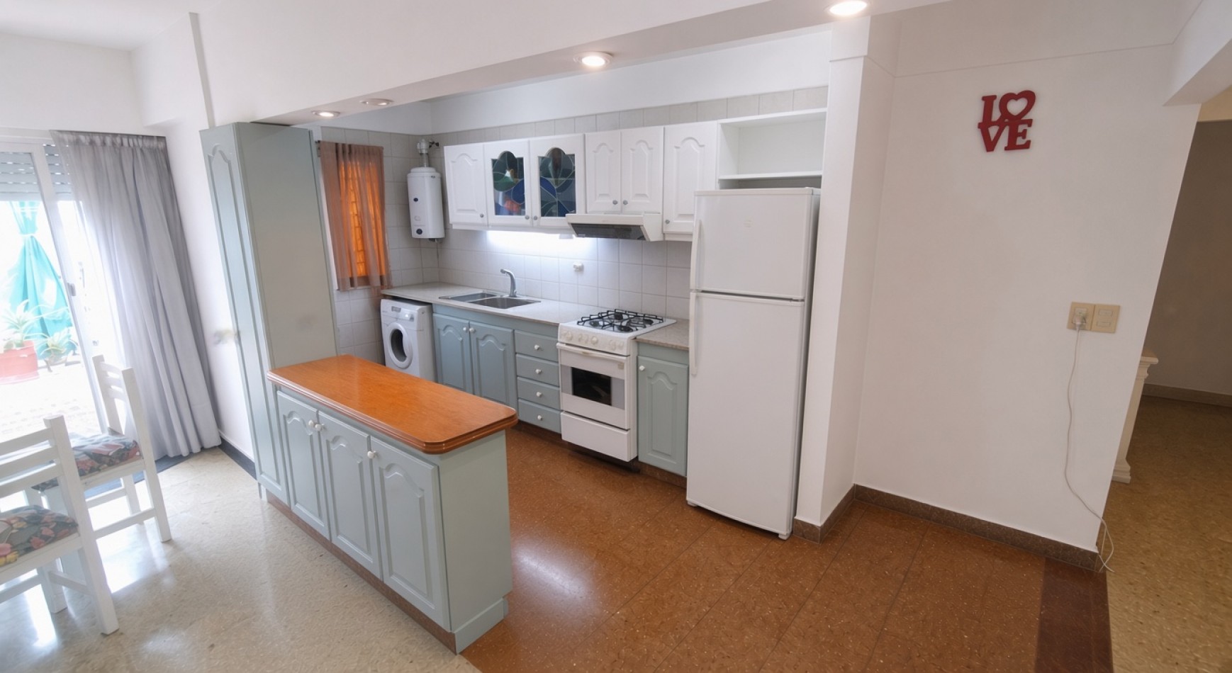 Departamento 3 ambientes con terraza propia en Hurlingham - Frente a la estacion