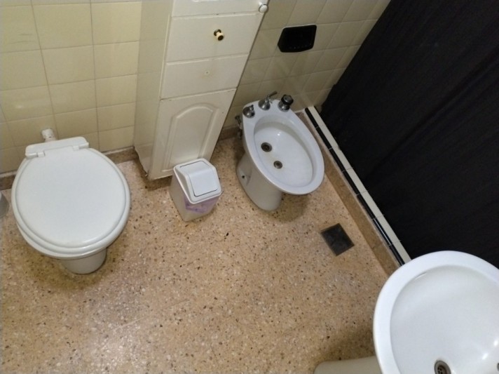 Casa en venta en Moron lote propio 10x33 (366 m²) 3 dormitorios 2 baños cochera pasante fondo libre