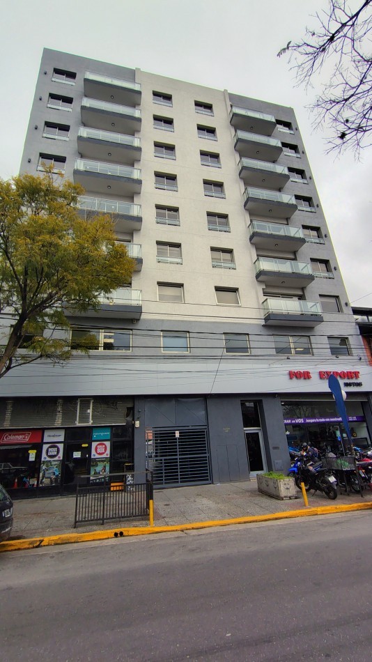 Oficina con Balcon - 38 m² - Hurlingham 