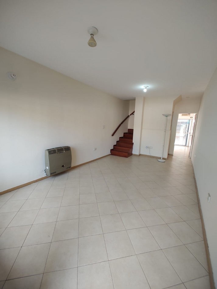 Duplex en Alquiler Moron 3 Ambientes con Cochera