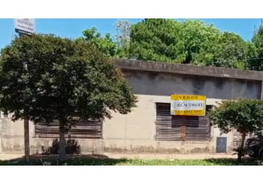 Venta de Casa 3 Ambientes en Lote Propio - Excelente Ubicacion